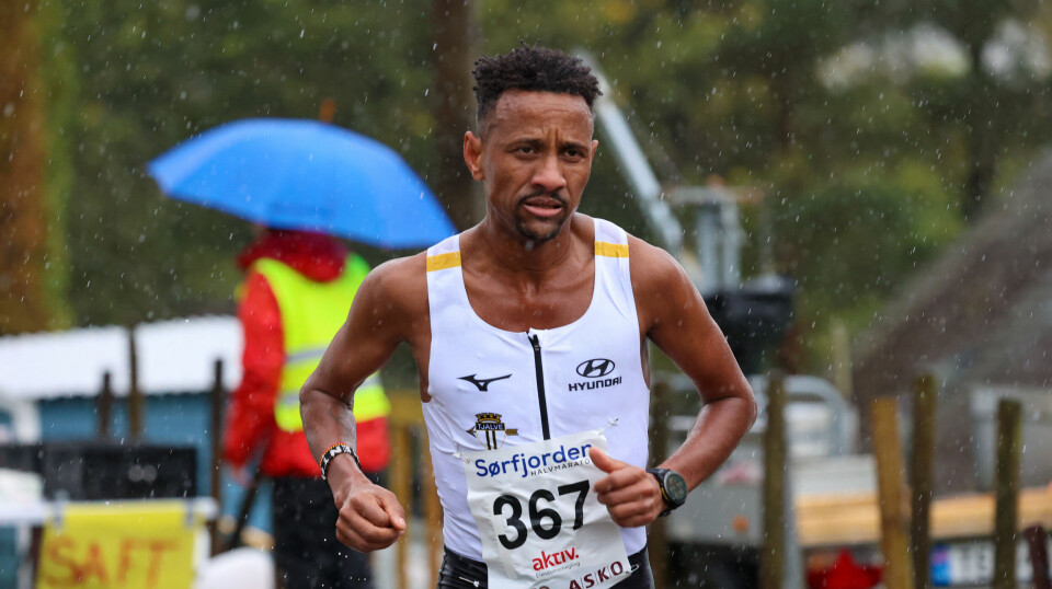 Senay Fissehatsion med seier og løyperekord i Sørfjorden Halvmaraton