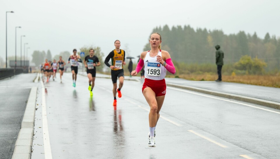 I tet halvveis: Madelène Wanvik Holum fulgte Wilma Bekkemoen Torbiörnsson fra start og sikret 2. plassen. norgesløpet ida eide minneløp 5 km akershus løp