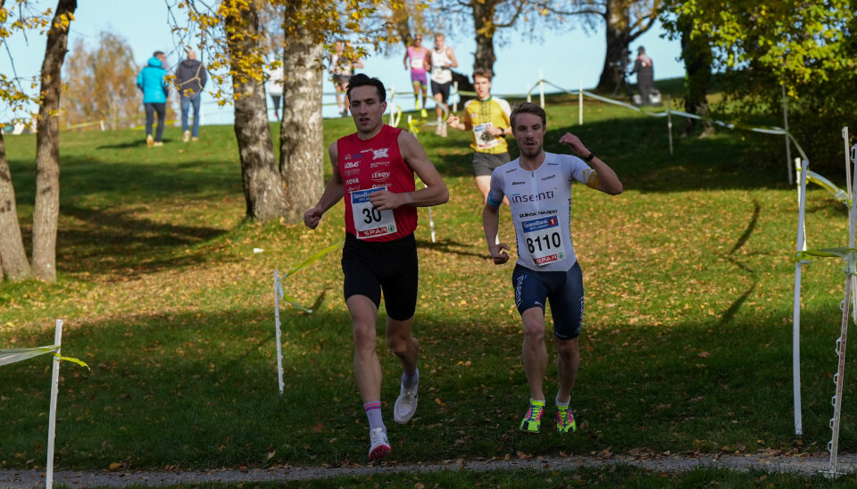 Årets norgesmester i NM terrengløp kort løype fra i vår, Trygve Feidje Mjelde, fikk nok hardere konkurranse i dag. Jon Breivold henger på.