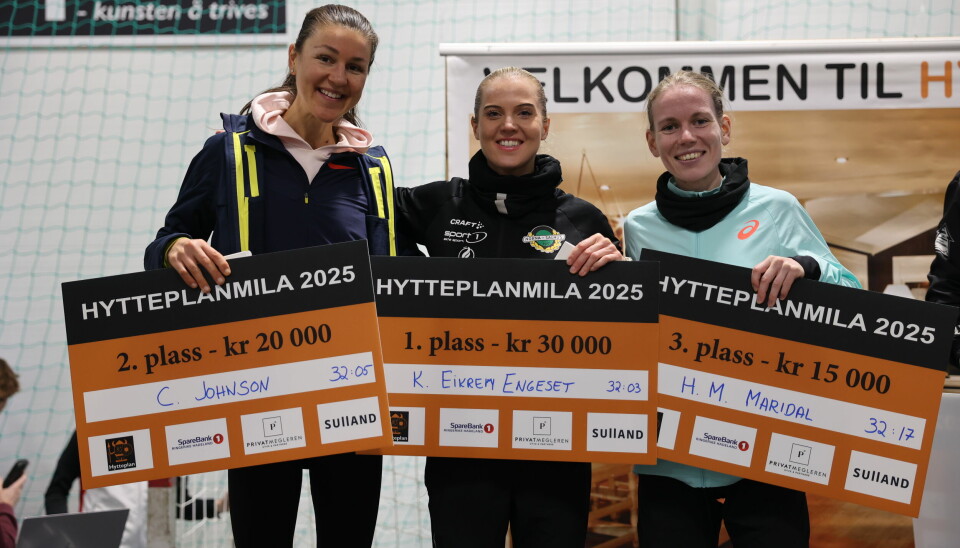 De tre beste kvinnene med sine premiesjekker: Vinneren Kristine Eikrem Engeset i midten, Caroline Johnson til venstre og Hanne Mjøen Maridal til høyre. De tre beste kvinnene med sine premiesjekker: Vinneren Kristine Eikrem Engeset i midten, Caroline Johnson til venstre og Hanne Mjøen Maridal til høyre.