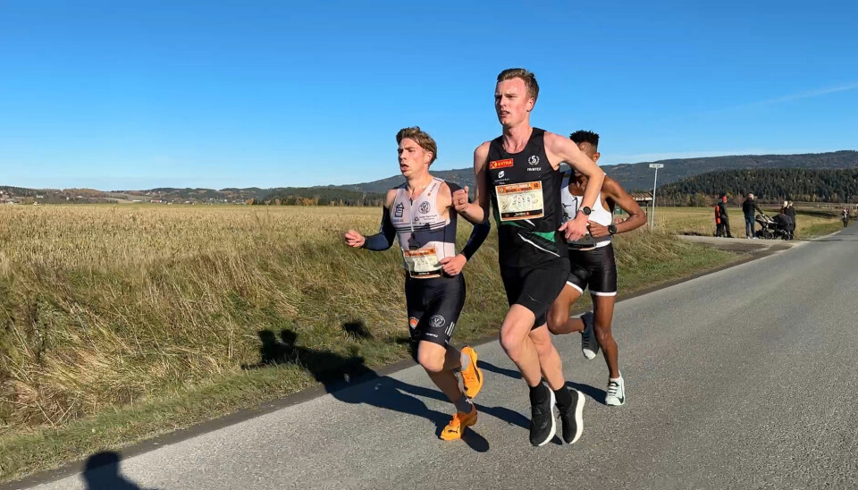 Pinto har rykket fra. Gilje Nordås, Warnes og Senay Fissehatsion ligger 40-50 meter bak. Pinto har rykket fra. Gilje Nordås, Warnes og Senay Fissehatsion ligger 40-50 meter bak.