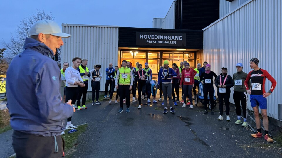 De 34 aktive i fellestarten klare for vinter(sesongen)en på Hamar vest. hamarkarusellen vinter prestrudhallen hamar hedmark innlandet