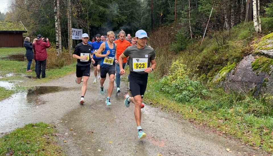 Håkon Haug Urdal og Anne Marie Karlsen vant en våt utgave av Fredrikstad maraton