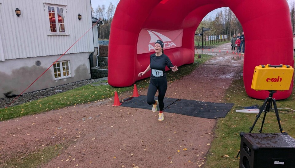 Raskeste kvinne: Birgit Bonden Hørthe ble raskeste kvinne på mila med 50.30. Raskeste kvinne: Birgit Bonden Hørthe ble raskeste kvinne på mila med 50.30.