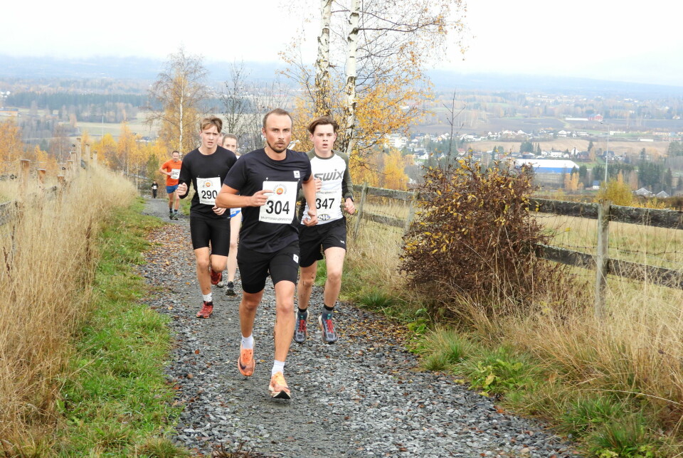 Tettrio: De tre beste på 5 km med Anders Kampenhøy først etter 2 km foran Sivert Dåsnes (til høyre) og Lars Holten Raknerud. ottestad løpsfestival spenst-løpet terrengløp hedmark innlandet