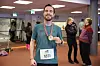 En stolt maratonvinner, Anders Folke Westlund, kan vise fram sin medalje.