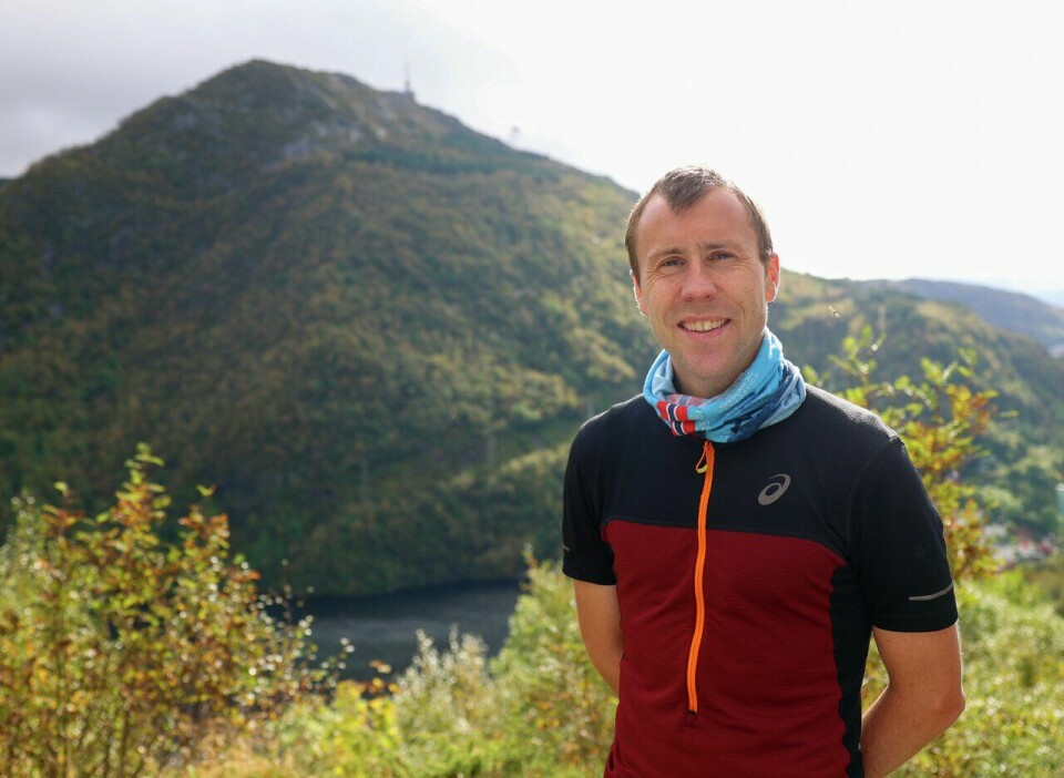 Fjellets mann: Stian Angermund elsker å løpe i fjellet, og to ganger har han blitt verdensmester i nettopp fjelløp. Her er han i hjemlige treningsområder, med Ulriken i bakgrunnen. (Alle foto: Arne Dag Myking) Stian Angermund