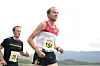 Jostein Rogstad (154) fra SK Vidar ligger foran Øyvind Moen Fjeld (25). De to kom først til mål, i motsatt rekkefølge.