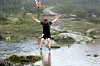 Det var bare å hoppe i det for de 700 birkebeinerne i den første vanngraven mellom Sjusjøfjellet og Lunkefjell lørdag.