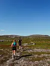 Vid utsikt: Benedicte Michelsen løper fjellheimen så ofte det lar seg gjøre. Her sammen med Ole Martin Larssen.