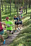 Kø i skogen – det er Risberget rundt på fine stier og med godt humør.
