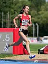 Svetsiske Aimie Decrausaz på vei til suveren seier og mestersskapsrekord på kvinnenes 3000 meter i Rieti søndag.