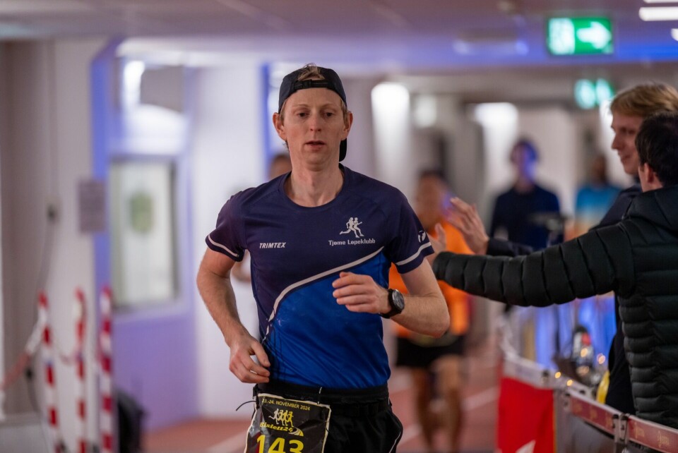 John Frisli Jahre mens han fortsatt ledet løpet i halv tre-tida på natta. (Foto: Samuel Hafsahl)