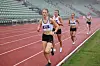 Selma Alison Boesen Skisaker (414), Eva Friestad (234) og Sara Yasmin Abid (413) i øsende regnvær.