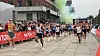 Fredrik Sandvik (gul trøye) legger ut i god fart, men i dag hadde Senay Fissehatsion bestemt seg for å vinne.