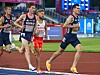 Jakob Ingebrigtsen holdt Andreas Fjeld Halvorsen og bror Filip Ingebrigtsen på behørig avstand også på 1500 meter i hjemlige gater. Her er trioen under EM-finalen på 5000 meter i Birmingham.
