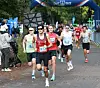 Start 5 km for menn: Vinneren Eirik Bergene Aabrekk, Sandefjord TIF tar teten direkte fra start.