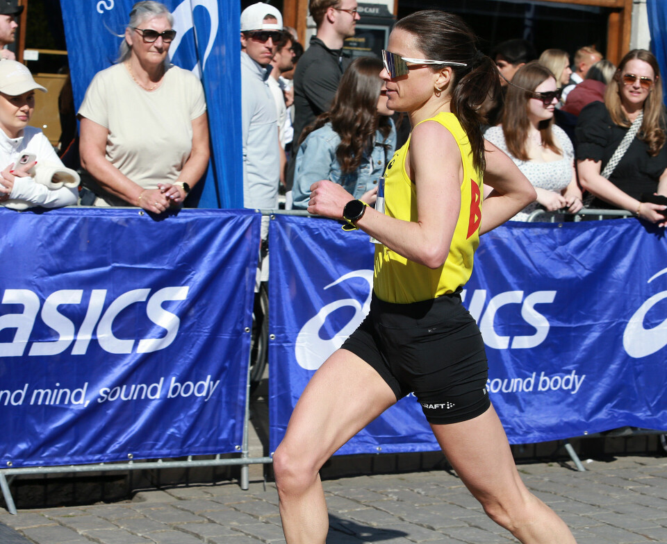 Heidi Weng vinner 10 km. (Foto: Kjell Vigestad)