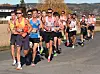 Etter 6,5 km: Stor gruppe på 18 mann, mange under 30 min, ledet av 234 Jacobsen og 240 Leiren
