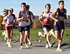 Kvinner etter 2,5 km: Tre jenter – nr. 4 Haugen, nr. 9 Sirevåg, og bak håret hennes Holum