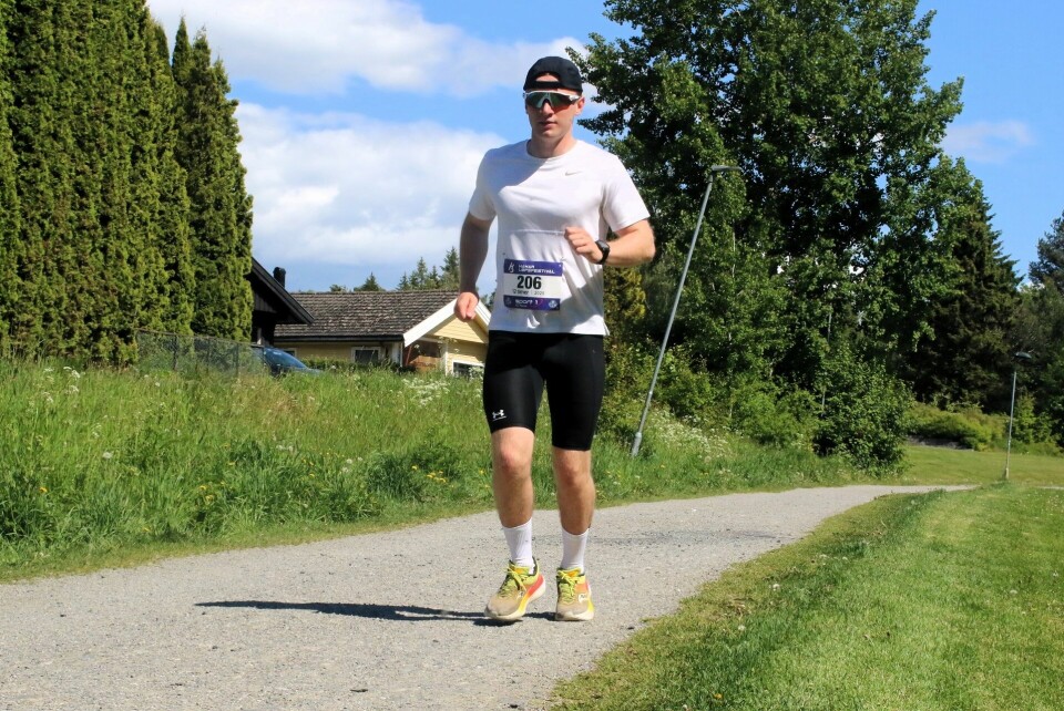 Hermod Langli løp seg inn i 100-klubben på 12 timers i Hamar.
