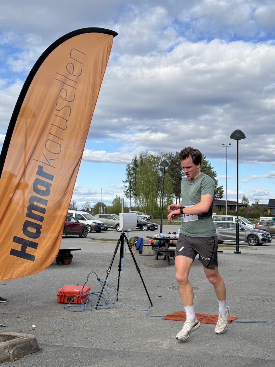 Kristian Larsen sjekker inn til seier. (Foto: Hilde Hagevik Odde)