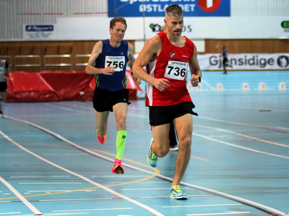 Kristian Nedregård med godt rekordforsøk på 3000 m i veteran-NM i Stangehallen