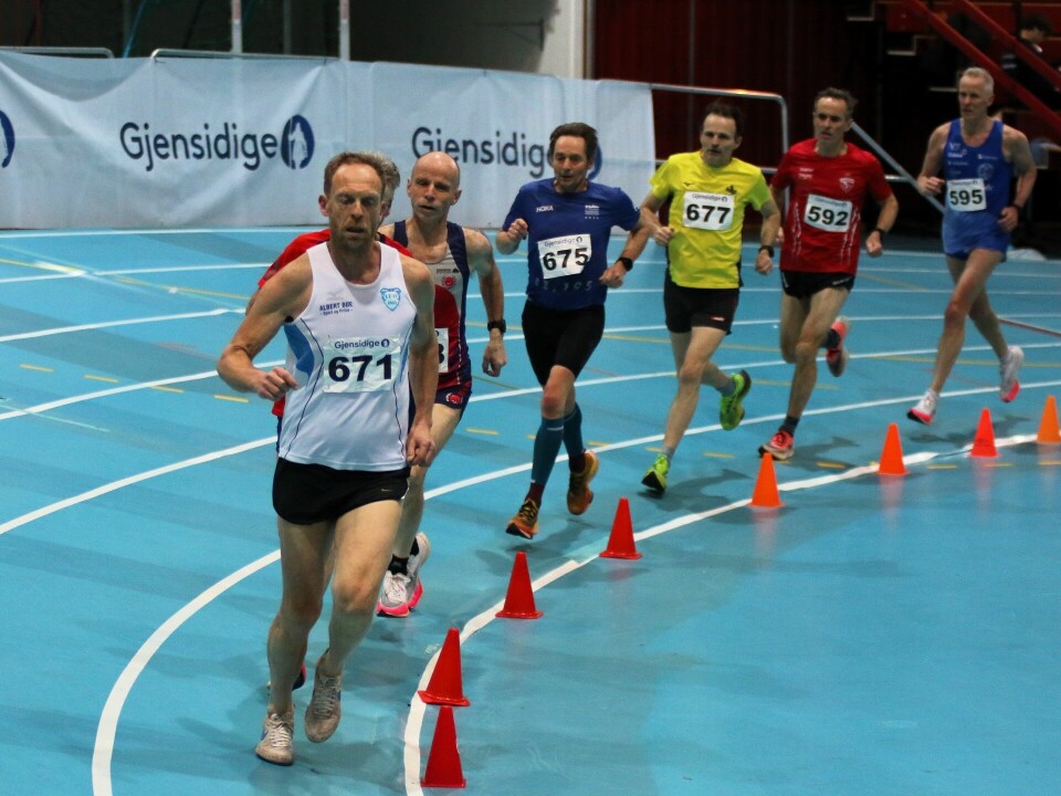 Kristian Nedregård med godt rekordforsøk på 3000 m i veteran-NM i Stangehallen