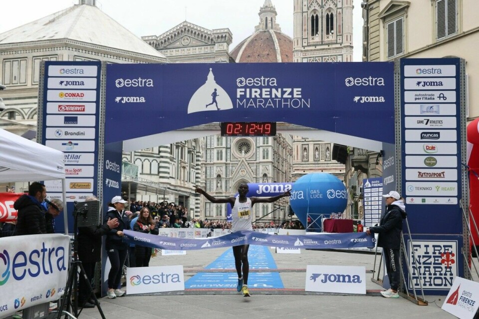 Samuel Kiplimo Nabei vinner 40a Estra Firenze Marathon. (Foto: Arrangøren)