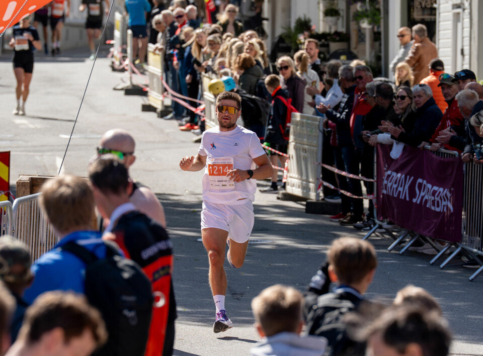 Andreas Grøgaard på vei inn til 6. plass i herreklassen på 10 km. Han kom i mål på 35:32. (Foto: Kim André Nymoen, Din Innholdsprodusent)
