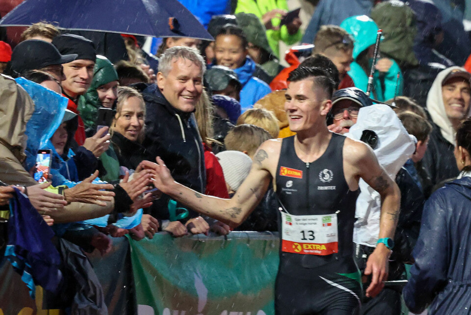 Jakob Ingebrigtsen med rått løp i griseværet i NM-finalen på 1500 m