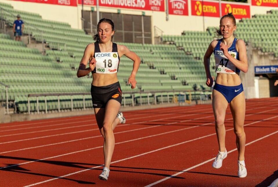 Ingeborg Østgård og Ina Halle Haugen. (Foto: Samuel Hafsahl) 1500 Elite - Bislett - K 1500m - Ingeborg Østgård, FIK REN-ENG (18)