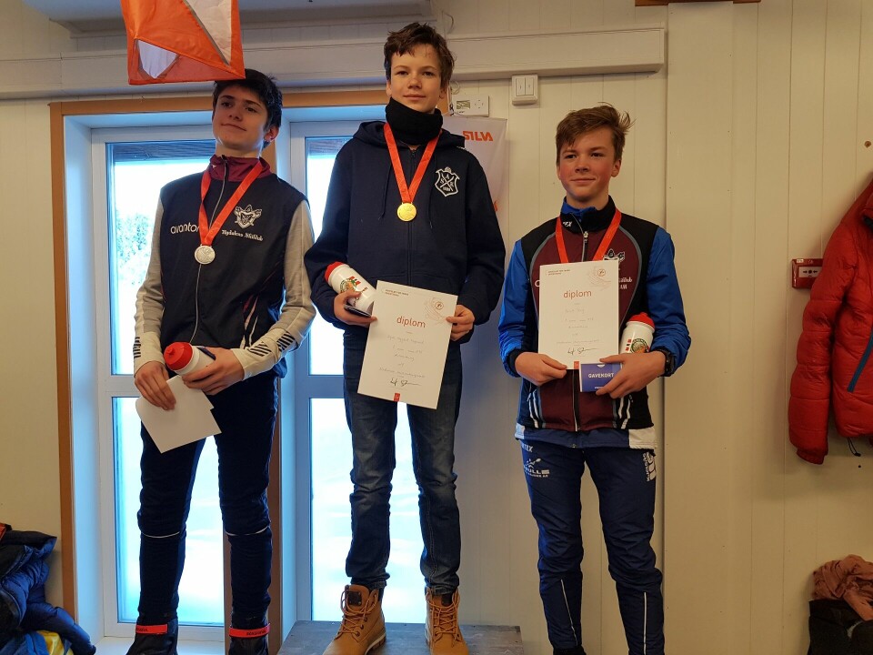 Kaldt Hovedløp i lav sol på Ski-o treff på Skei