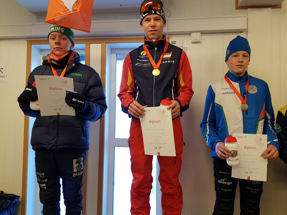 Kaldt Hovedløp i lav sol på Ski-o treff på Skei