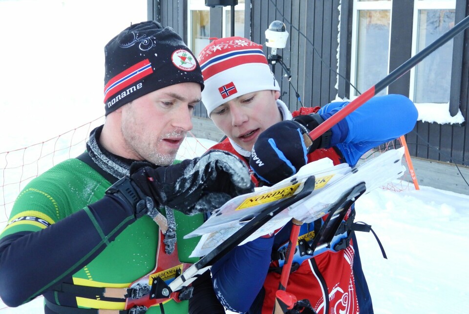 Kaldt Hovedløp i lav sol på Ski-o treff på Skei