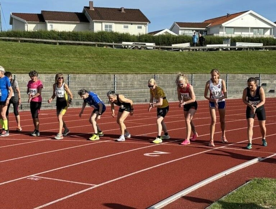 Starten går for kvinnene på 1500 meter. (Foto: arrangøren)