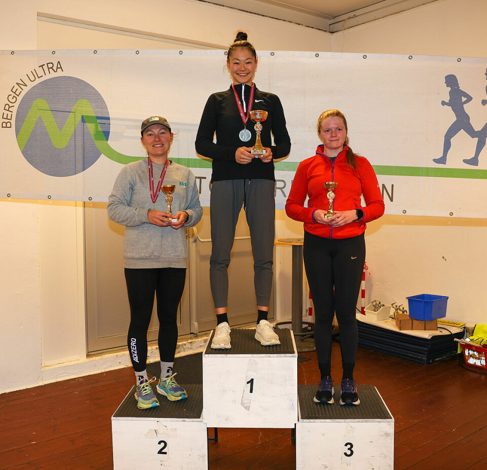 Premiepallen halvmaraton kvinner: Maren Cecilie Erstad, Tina Emilie Lee Lange og Vilde Eid.