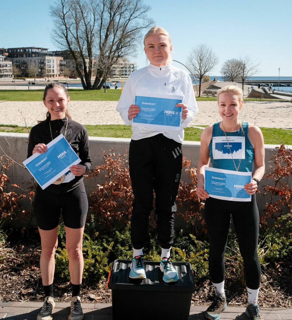 På 21-kilometeren gikk seieren til Nora Markhus (midten) foran Amalie Wærum Hauge Bengtsson (til venstre) og Synne Groufh-Jacobsen. (Foto: (Foto: Lars Hefte / KRSUltra)