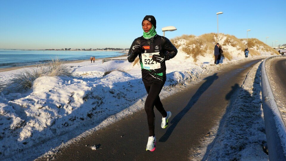 Emmanuel Ntagunga Kiruhura er tatt ut til å løpe maraton i VM. Her ser vi han under Solastranden Halvmaraton sist vinter. (Foto: Arne Dag Myking) Solastranden halvmaraton 2025 - halvmaraton - Emmanuel Ntagunga Kiruhura