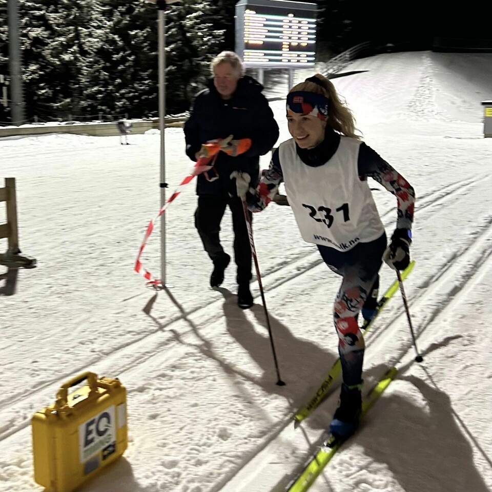 Marie Gjeruldsen ut fra start med et smil om munnen. (Foto: Arrangøren)