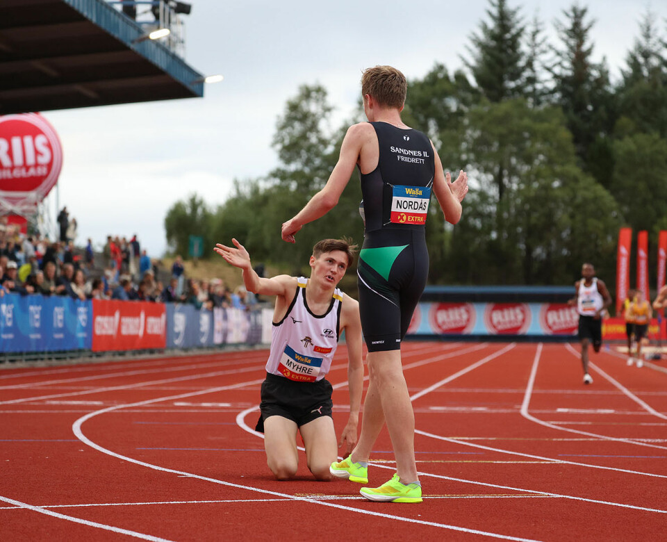 Magnus Tuv Myhre må gratulere Narve Gilje Nordås med NM-tittelen på 5000 meter.