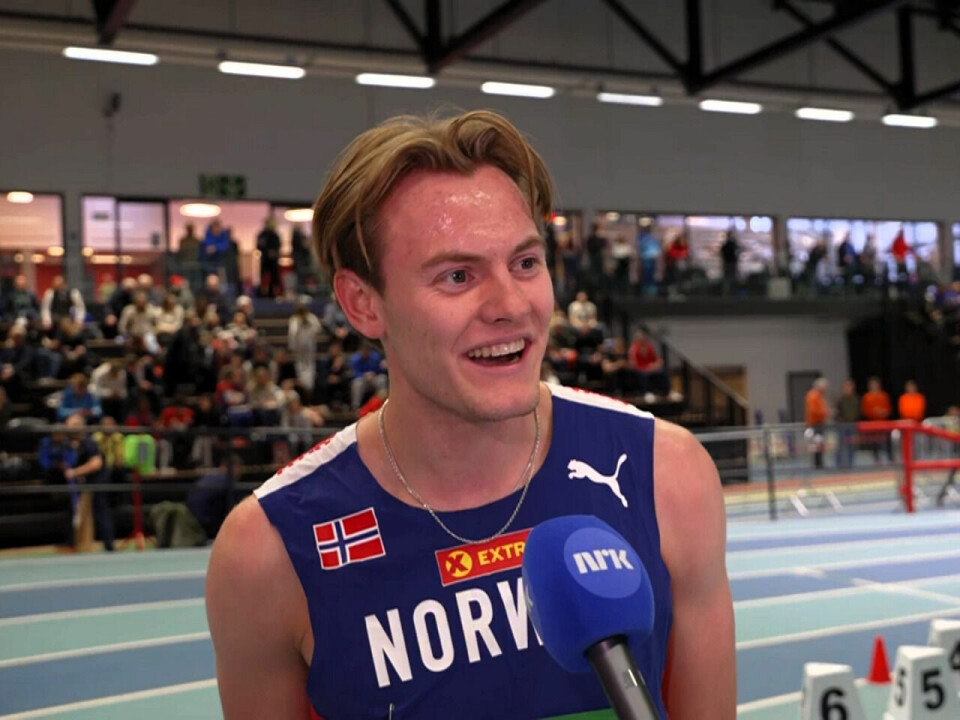 Seier til Malin Nyfors på 800 m i Nordenkampen i Bærum Idrettspark