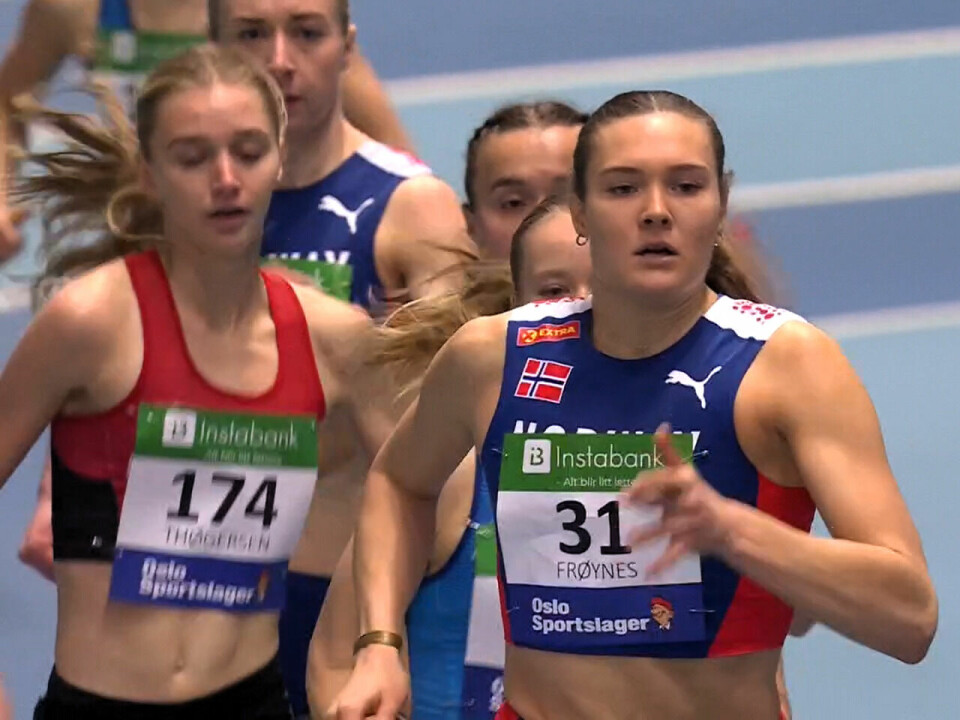 Seier til Malin Nyfors på 800 m i Nordenkampen i Bærum Idrettspark