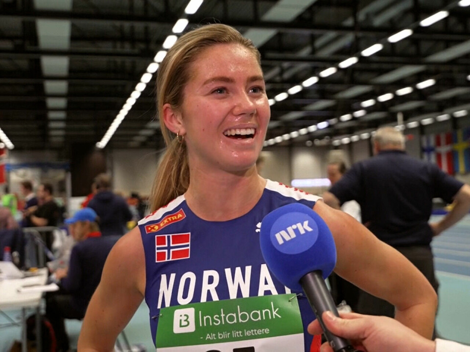 Seier til Malin Nyfors på 800 m i Nordenkampen i Bærum Idrettspark