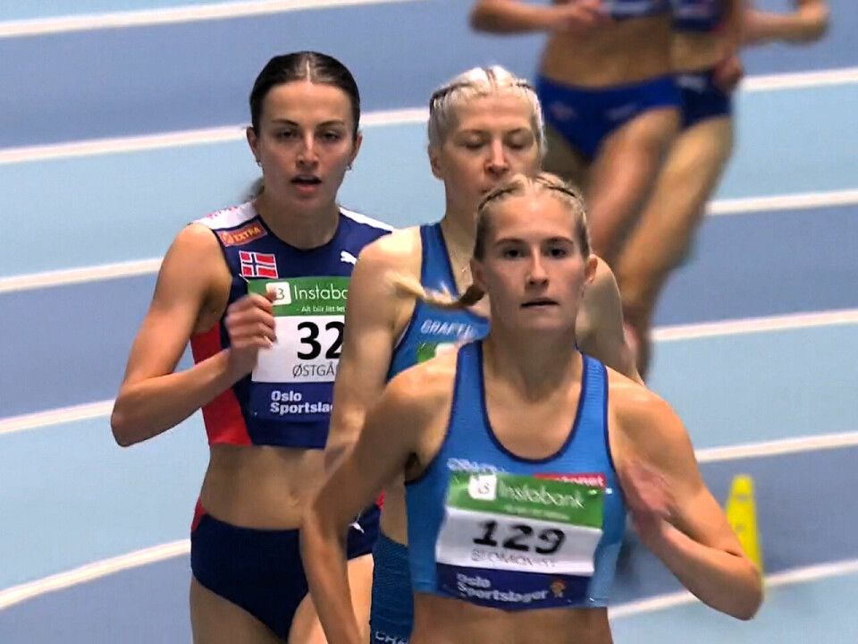 Seier til Malin Nyfors på 800 m i Nordenkampen i Bærum Idrettspark