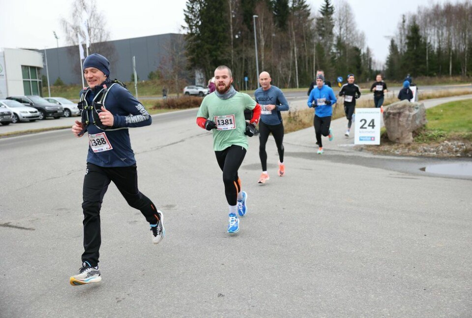 Gard Vidar Nordsveen (fremst) og Erlend Lervik i Jessheim Vintermaraton 2021