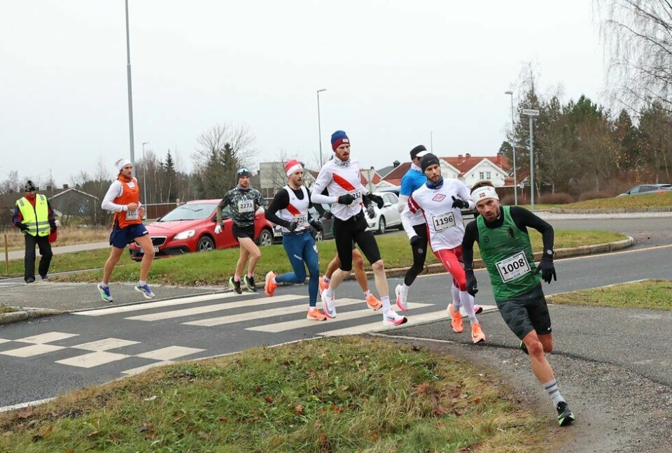 Tetgruppa på maraton under Jessheim Vintermaraton 2021 med Kristian Ulriksen i teten.