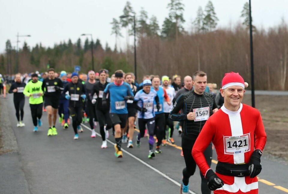 Julenissen Pål Heldaals var også med på halvmaraton i Jessheim Vintermaraton 2021