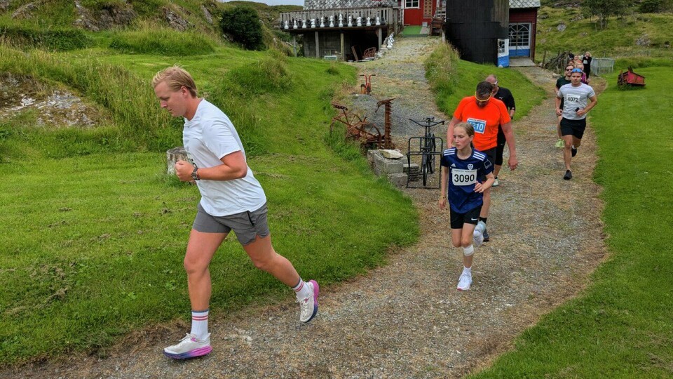 Hanne Waage-Haugland nr 3090 ble beste kvinne på en Nautisk maraton (7778 meter) under Møkster Maraton 2024. (Foto: Arild Sunde) Hanne Waage-Haugland nr 3090 ble beste kvinne på Nautisk maraton (7778 m) under Møkster Maraton 2024