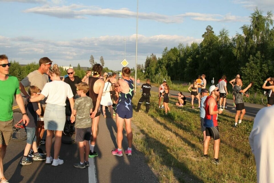IMG_8001_Alle_koste_seg_i_kveldssola (1280x853)